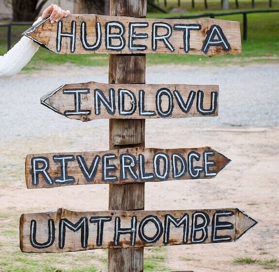 בית מלון כפרי Premier Resort Mpongo Private Game Reserve