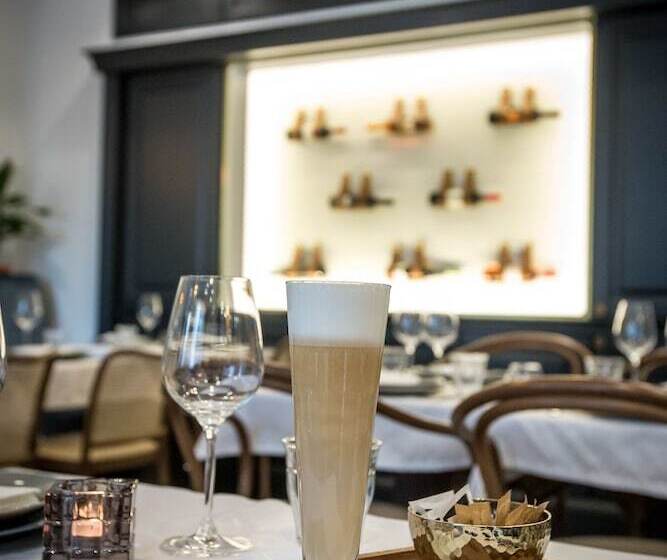 Fotos del hotel Queen's Court Hotel & Residence:  20