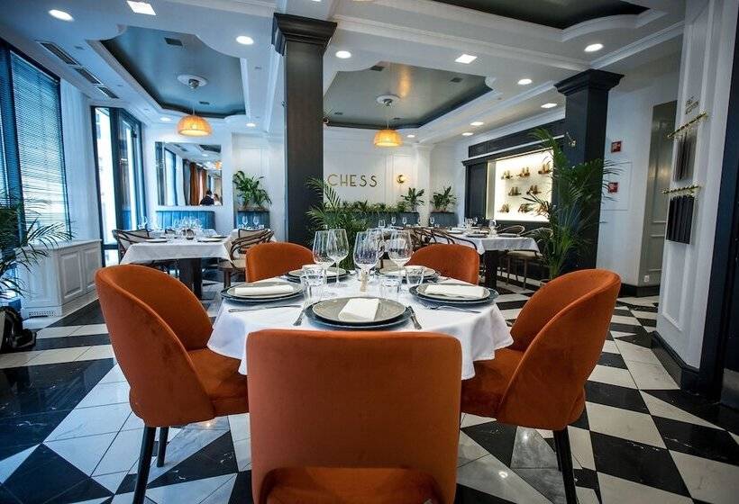 Fotos del hotel Queen's Court Hotel & Residence:  12