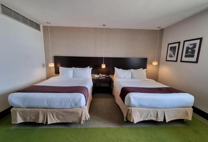 هتل Trinitarias Suites