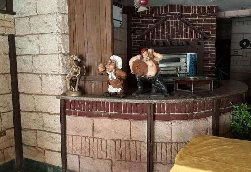 Fotos del hotel Caroline Crillon:  28