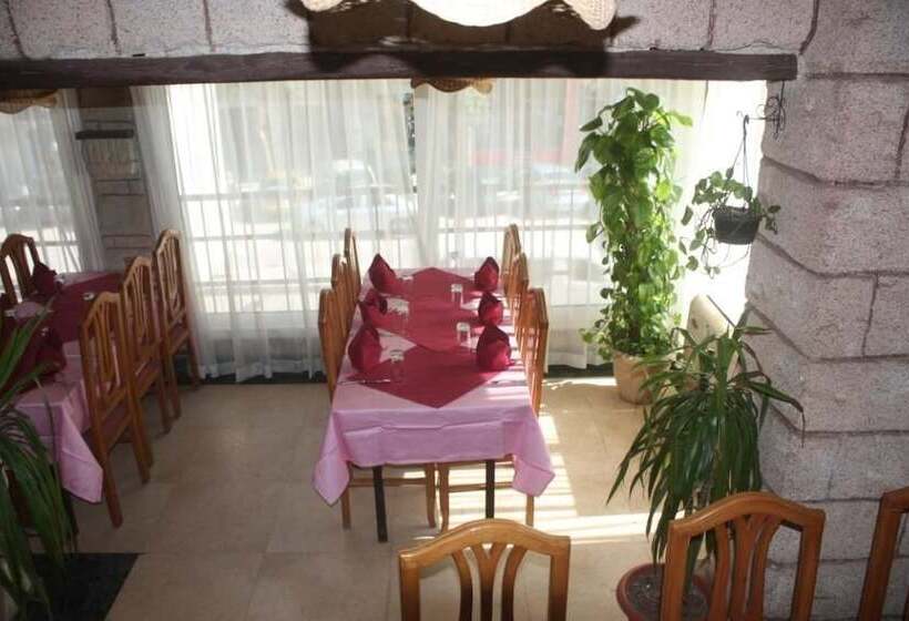 Fotos del hotel Caroline Crillon:  15