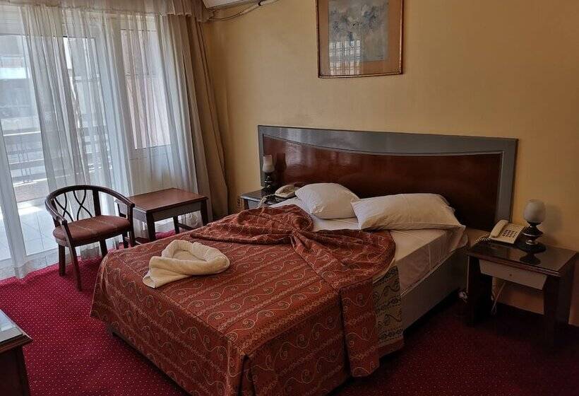 Fotos del hotel Caroline Crillon:  2