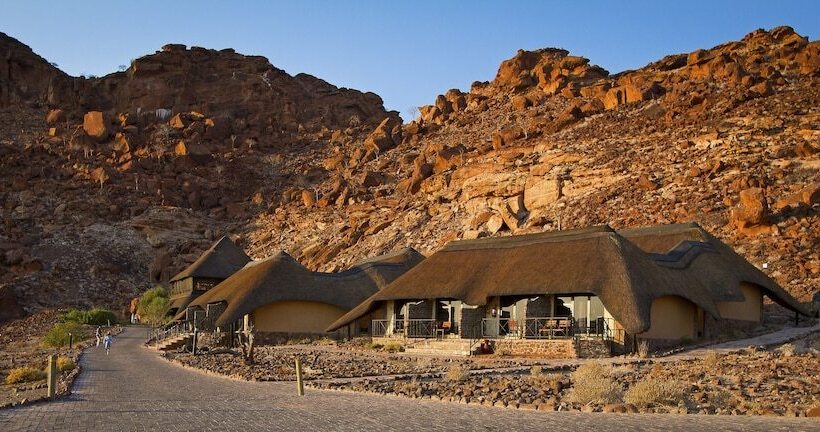 Hotel Twyfelfontein Country Lodge