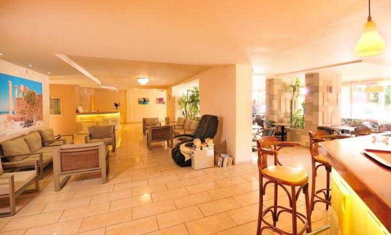 Carina Hotel