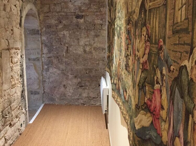 هتل Abbaye De Maizieres