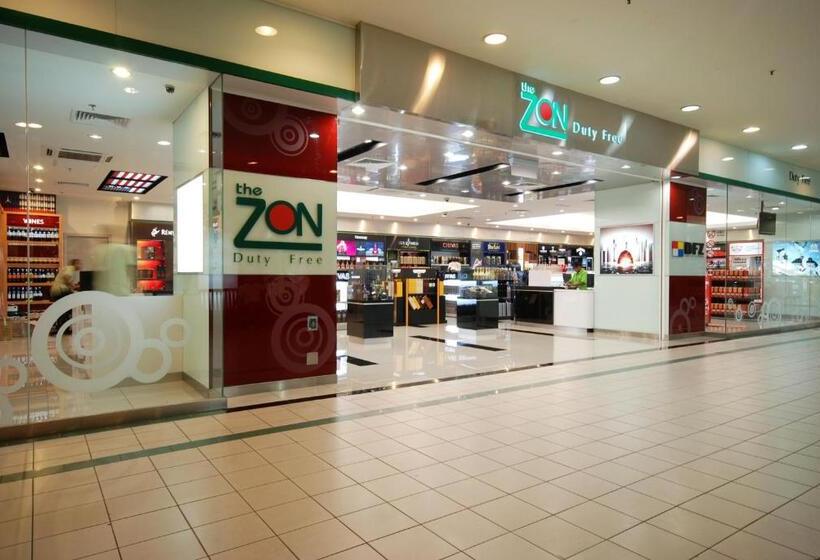 Fotos del hotel Berjaya Waterfront Hotel:  60