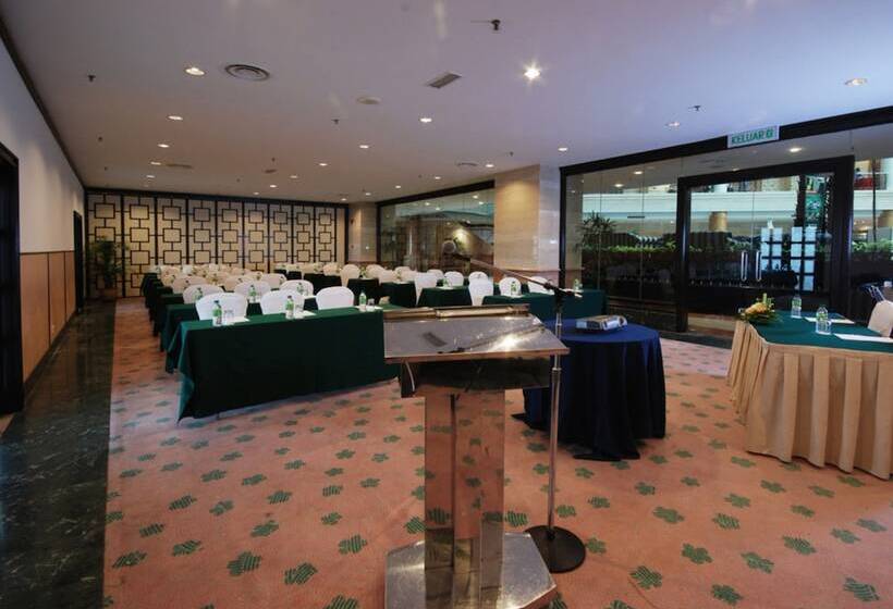 Fotos del hotel Berjaya Waterfront Hotel:  40