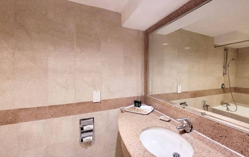 Fotos del hotel Berjaya Waterfront Hotel:  44