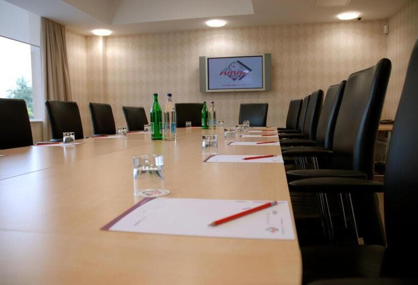 Fotos del hotel Future Inn Cardiff Bay:  64 Fotos del hotel Future Inn Cardiff Bay:  64