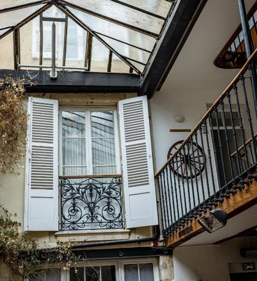 هتل Hôtel Des Tonneliers