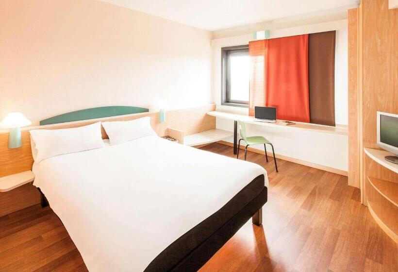 Fotos del hotel Ibis Roma Fiera:  2