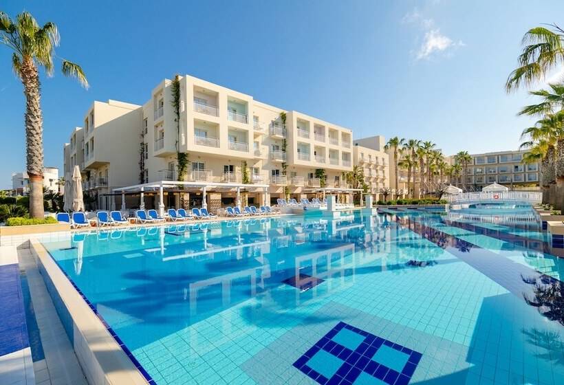 هتل La Blanche Resort & Spa
