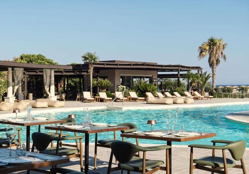 هتل Lindian Village Beach Resort, Curio Collection By Hilton