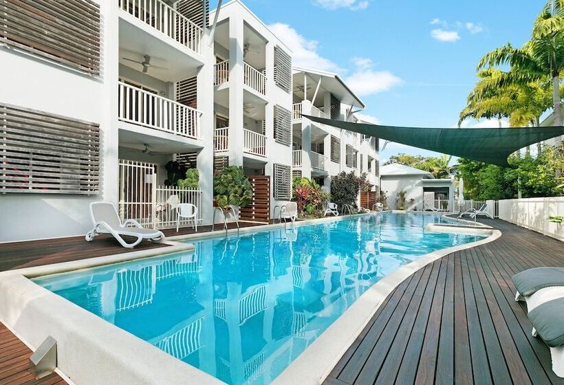 هتل Mantra Aqueous On Port