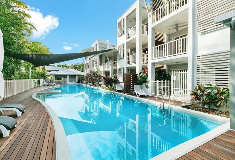 هتل Mantra Aqueous On Port