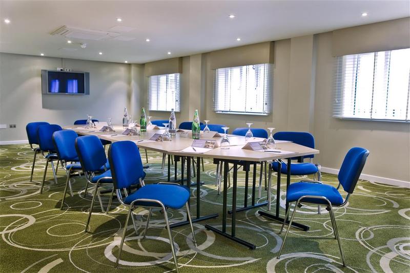 Отель Mercure Newbury West Grange