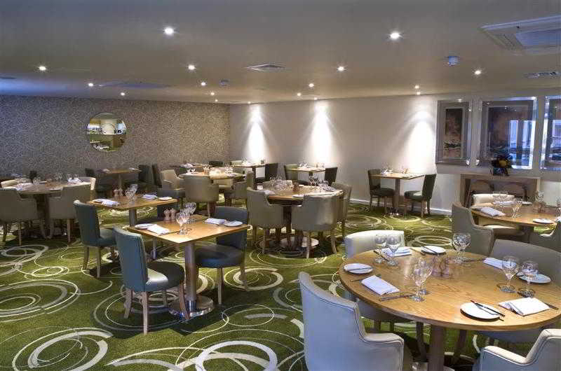 Отель Mercure Newbury West Grange