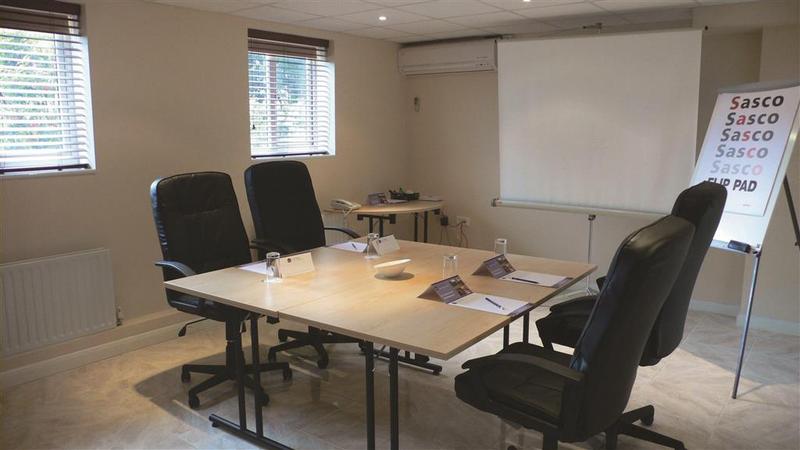 Отель Mercure Newbury West Grange