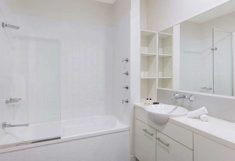 هتل Oaks Brisbane On Margaret Suites