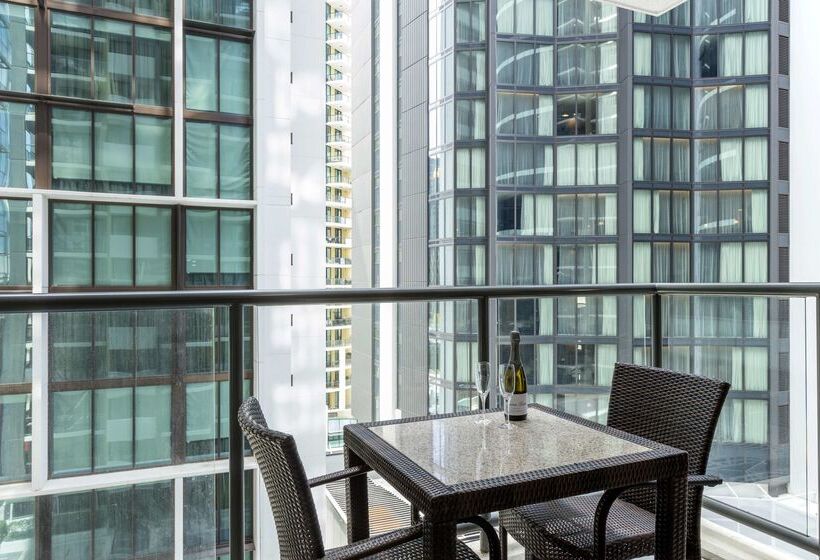 هتل Oaks Brisbane On Margaret Suites