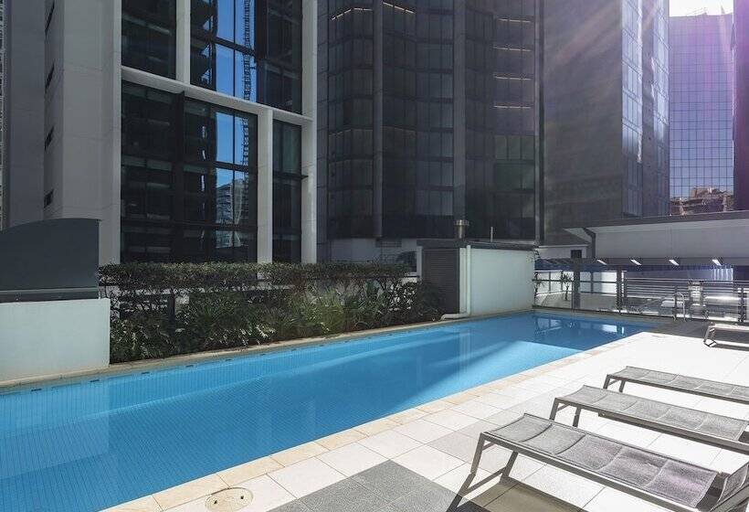 هتل Oaks Brisbane On Margaret Suites