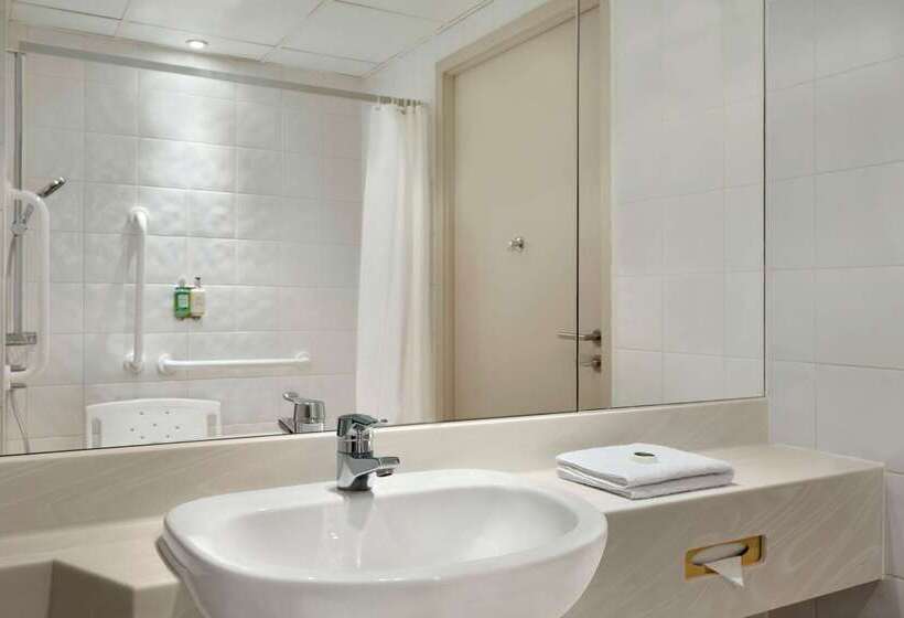 Ramada Hotel & Suites By Wyndham Coventry