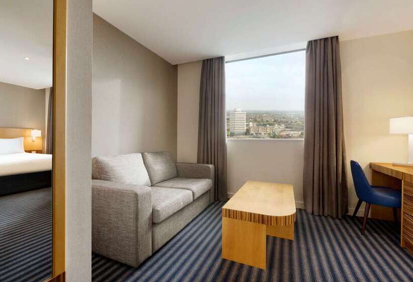 فندق Ramada  And Suites By Wyndham Coventry