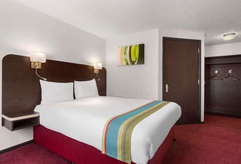 בית מלון כפרי Ramada London South Mimms