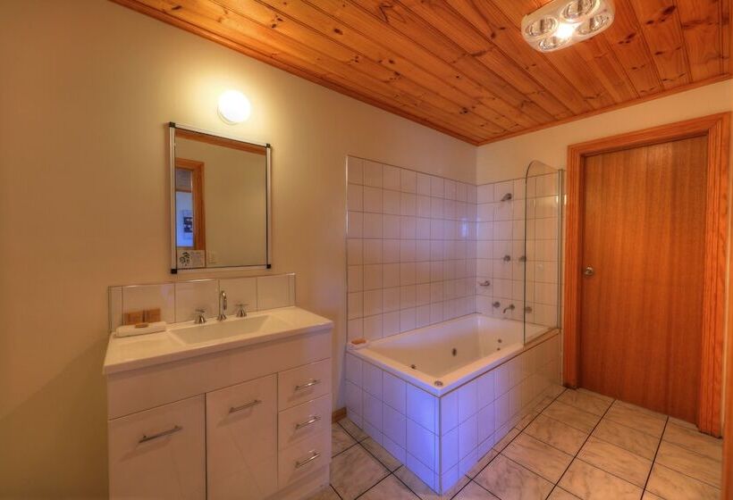 فندق Stanley Seaview Inn