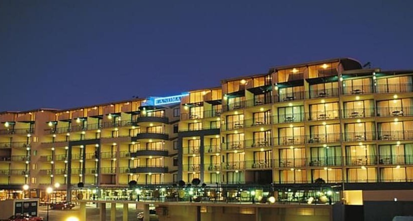 هتل Landmark Resort