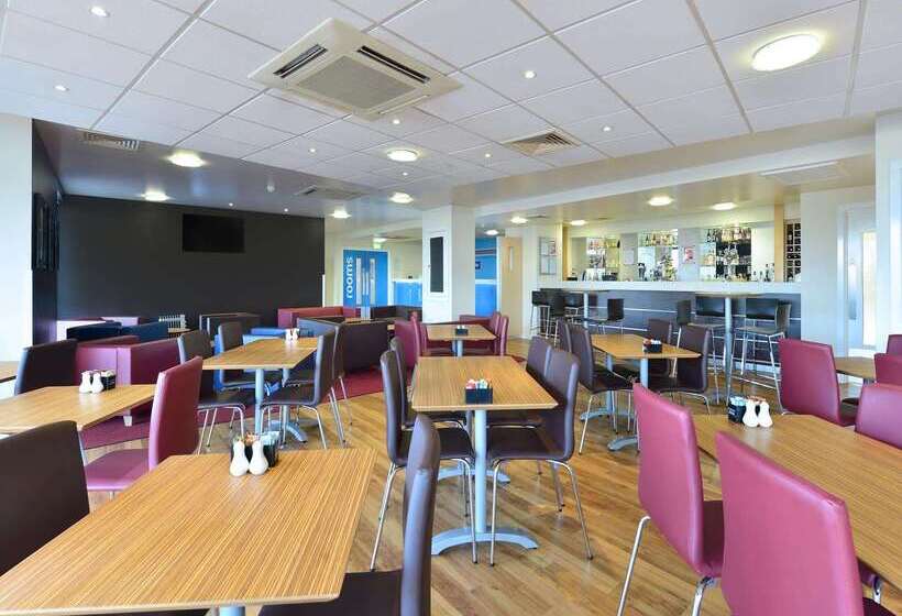 Отель Travelodge Haverhill