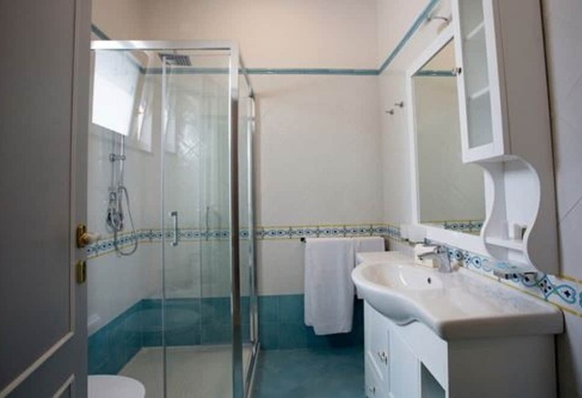 هتل Tritone Lipari