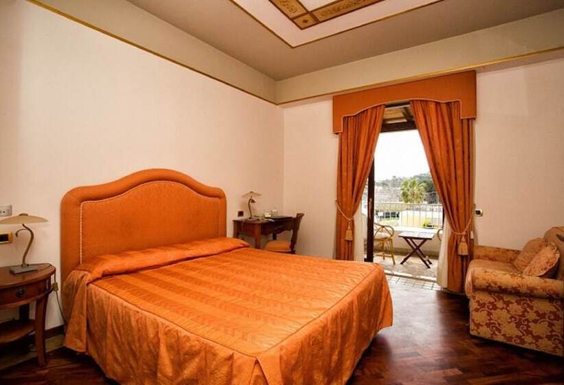 هتل Tritone Lipari