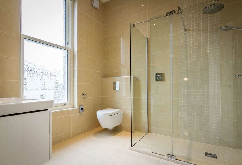 White Hart Hotel & Apartments