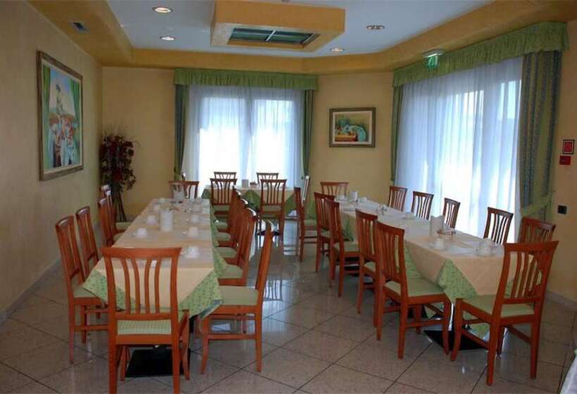 Point Hotel Conselve