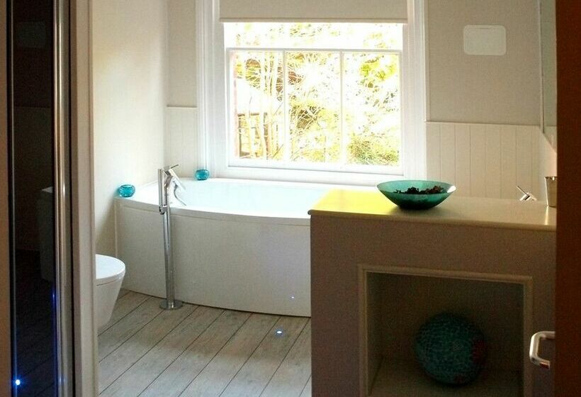 Отель Tunbridge Wells Retreat
