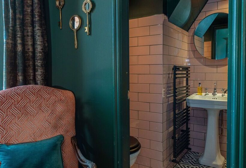 هتل Clementine S Guest House