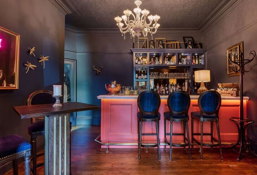 هتل Clementine S Guest House