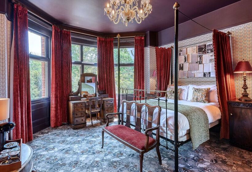 هتل Clementine S Guest House