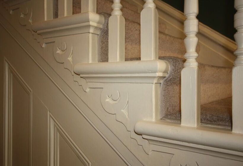 فندق Balmoral House Bed & Breakfast