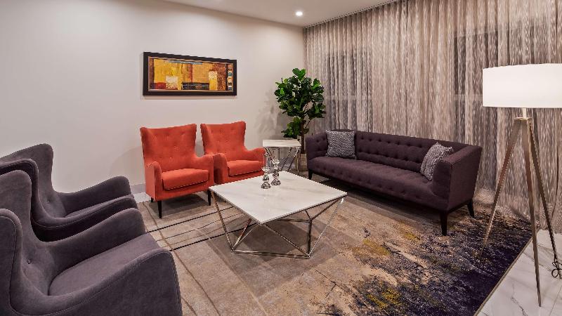 هتل Best Western Plus Montreal East