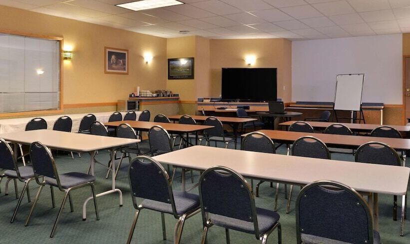 فندق Canadas Best Value Inn & Suites Castlegar