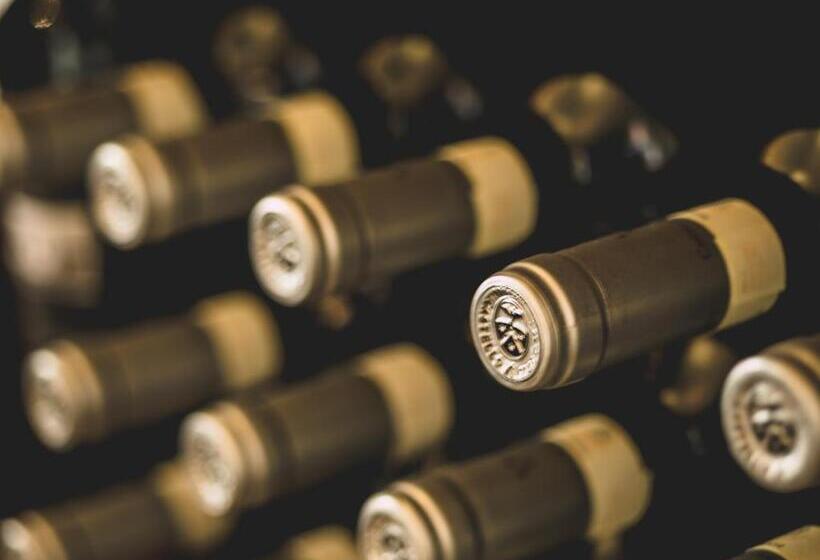 هتل Castello Di Velona Resort, Thermal Spa & Winery