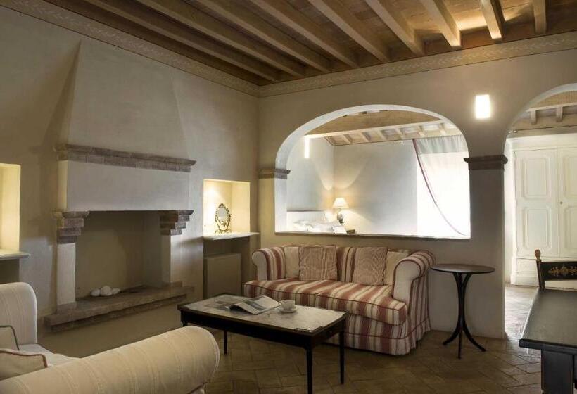 هتل Castello Di Velona Resort, Thermal Spa & Winery