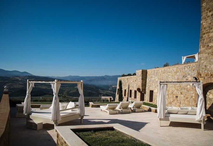 هتل Castello Di Velona Resort, Thermal Spa & Winery