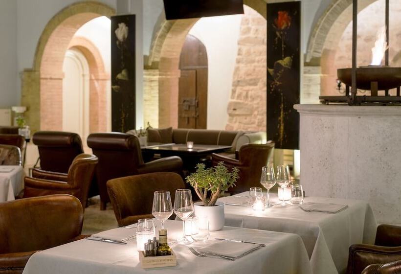 هتل Castello Di Velona Resort, Thermal Spa & Winery