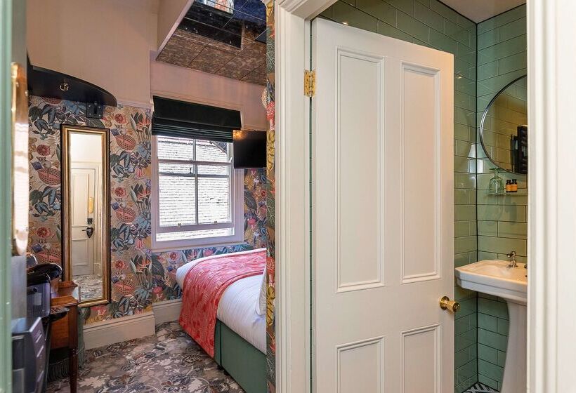 هتل Clementine S Guest House