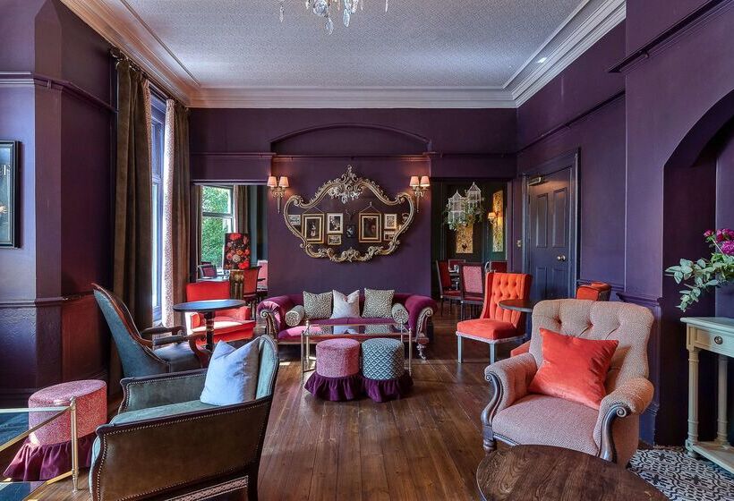 هتل Clementine S Guest House