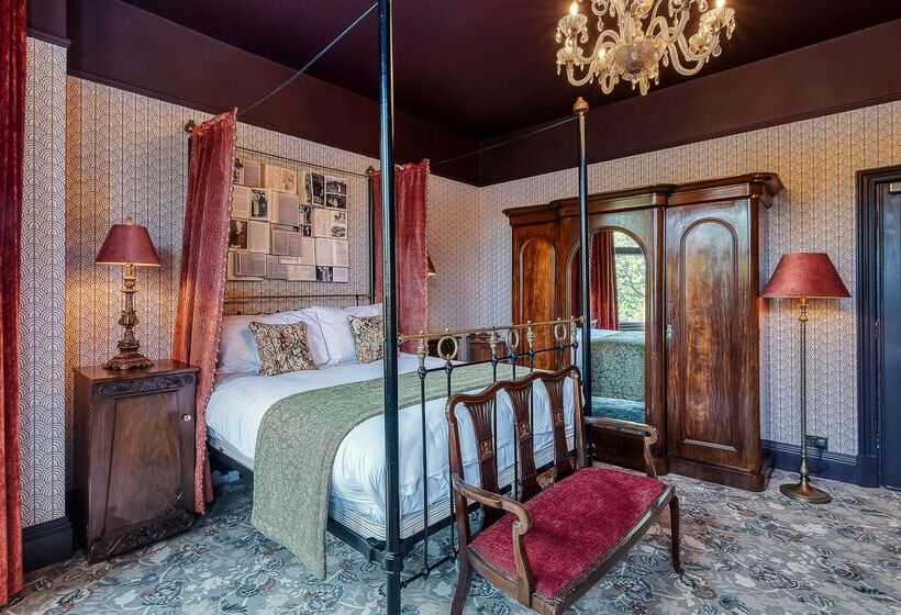 هتل Clementine S Guest House